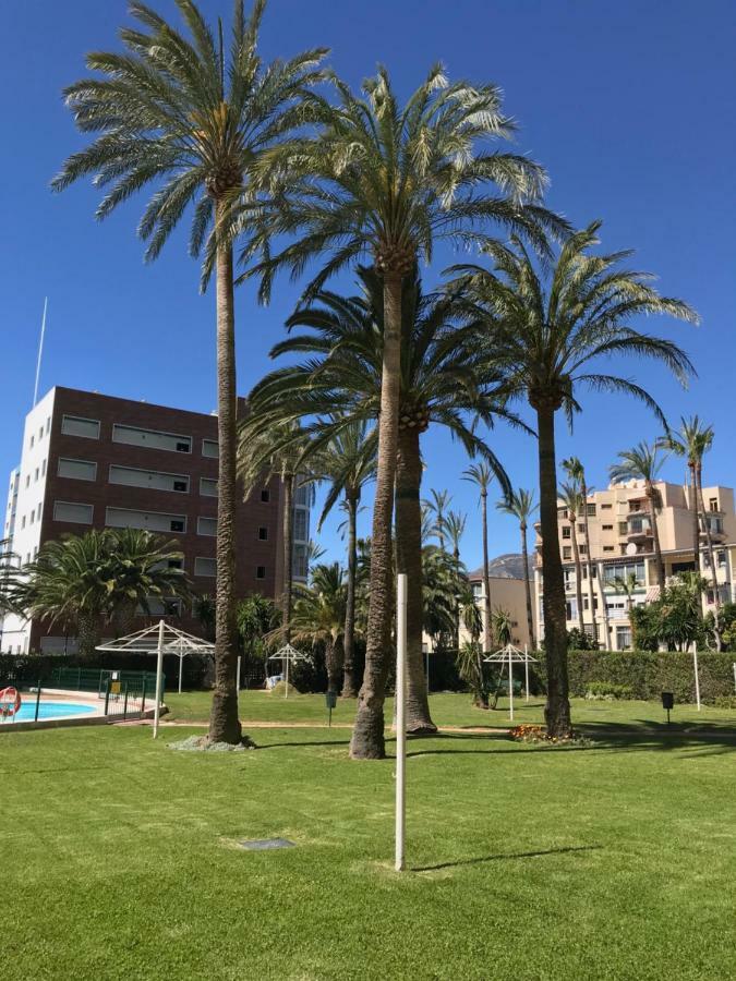 Apartments "La Roca" Торремолинос Экстерьер фото
