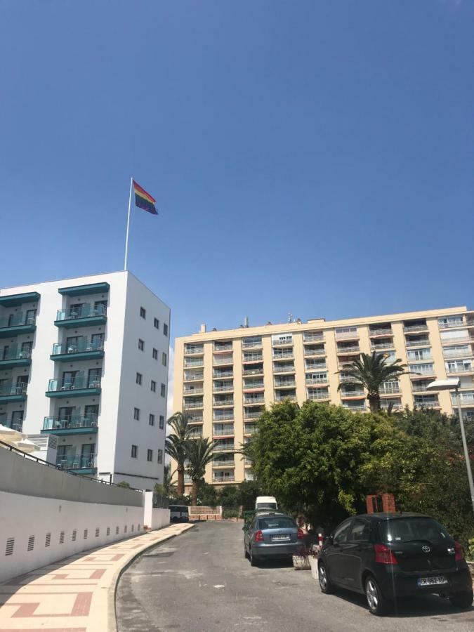 Apartments "La Roca" Торремолинос Экстерьер фото