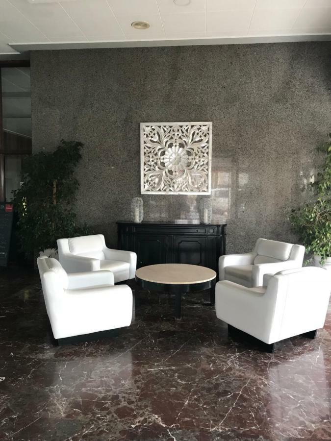 Apartments "La Roca" Торремолинос Экстерьер фото