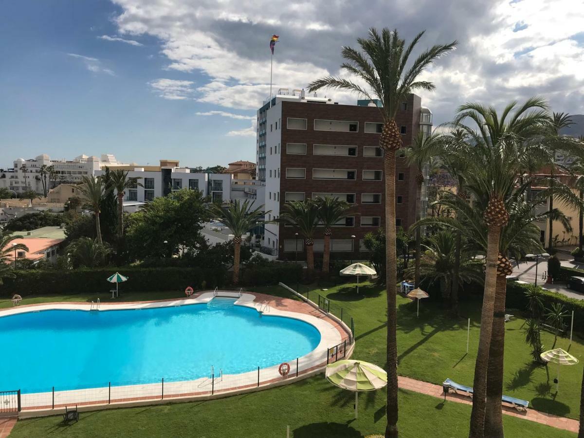 Apartments "La Roca" Торремолинос Экстерьер фото