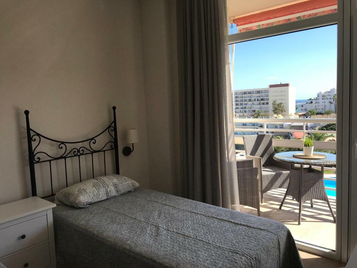 Apartments "La Roca" Торремолинос Экстерьер фото